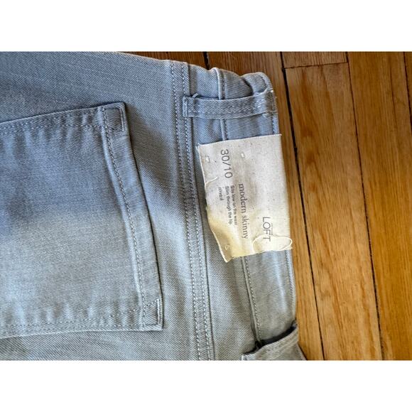 Loft | NWT Modern Skinny Light Gray Jeans | Size 30/10 - Picture 3 of 7